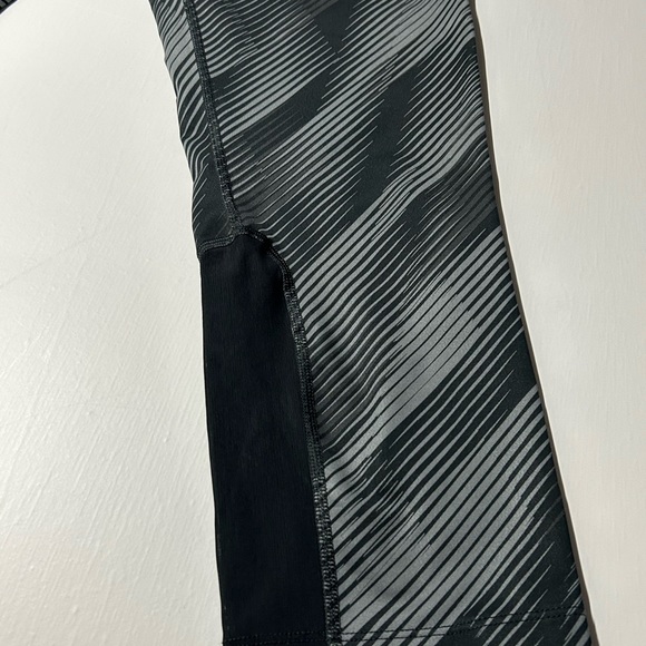 Nike women’s size medium dri-fit running leggings - Picture 12 of 14